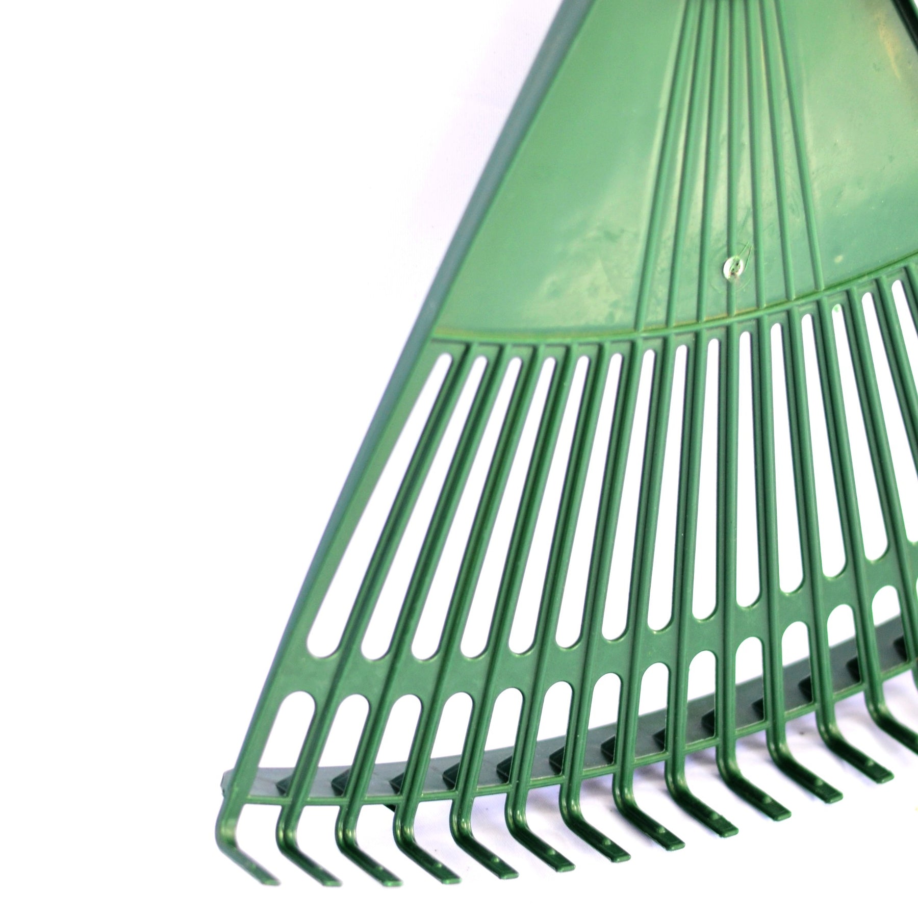 Plastic Leaf Rake – Cape Garden Online